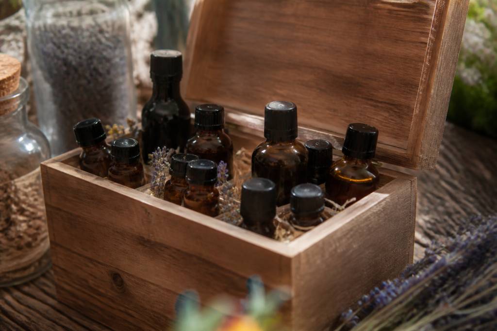 Conservation des huiles essentielles : bonnes pratiques pour préserver leur efficacité