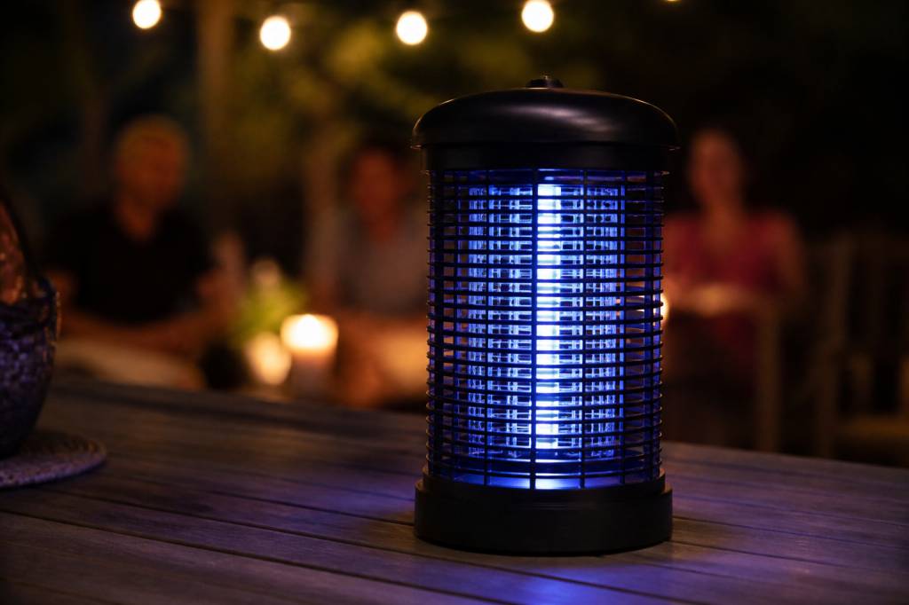 Moustique lumière : comment choisir une lampe anti-moustiques efficace