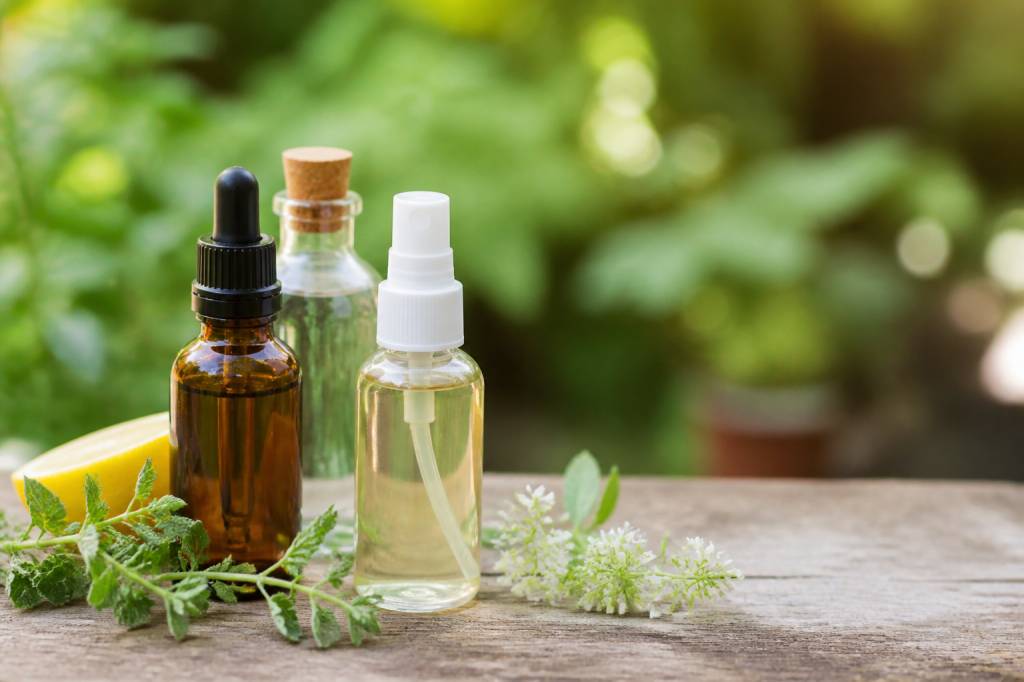 Recette anti-moustique à base d’huile essentielle : préparation et conseils d’utilisation